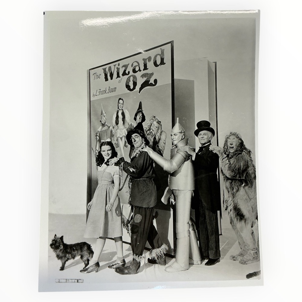 Vintage Wizard of Oz Cast Publicity Photo Judy Garland Toto Loew's 8x10